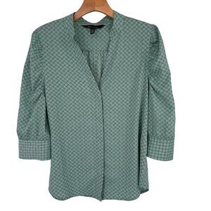 White House Black Market Womens Green Patterned Blouse Size 10 vneck 1/2 sleeve